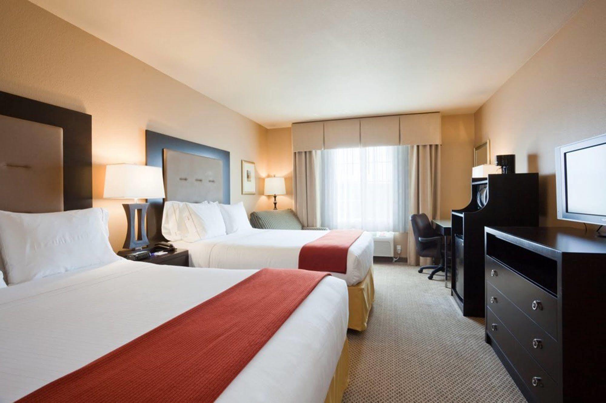 Holiday Inn Express & Suites Litchfield By Ihg Esterno foto